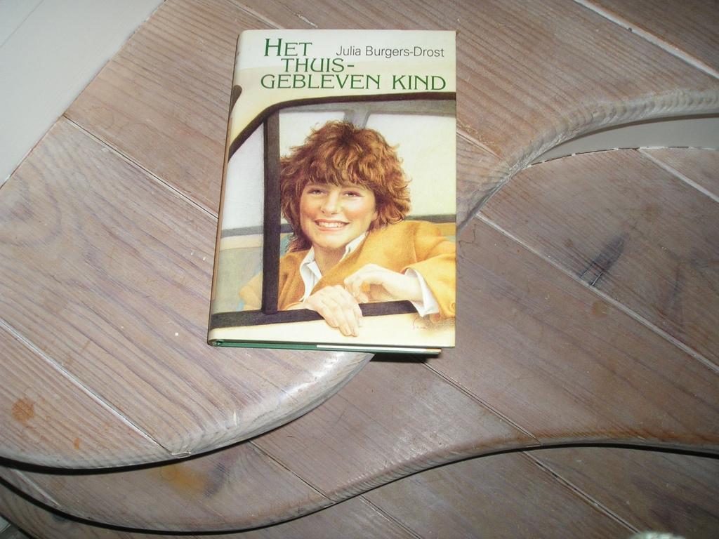 Julia Burgers-Drost - Het thuisgebleven kind, Ophalen of Verzenden, Gelezen, Julia Burgers-Drost, Nederland