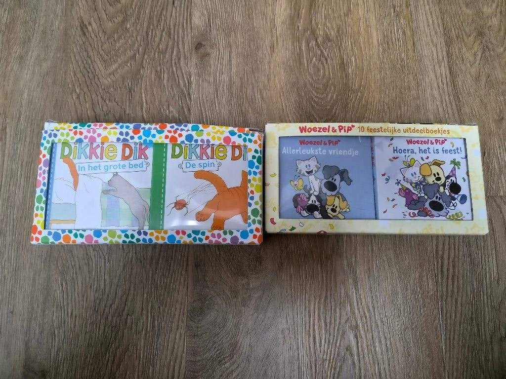 Uitdeelboekjes Dikkie Dik en Woezel & Pip, Ophalen of Verzenden, Zo goed als nieuw