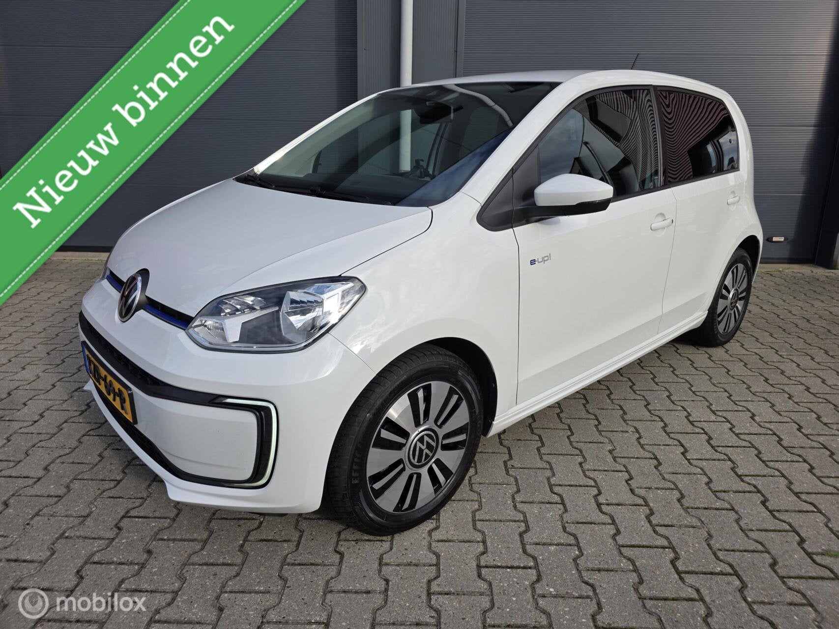 Volkswagen e-Up! / Cruise c /Achteruitrijcamera /nwe APK, Auto's, 83 pk, Stof, Gebruikt, Up!
