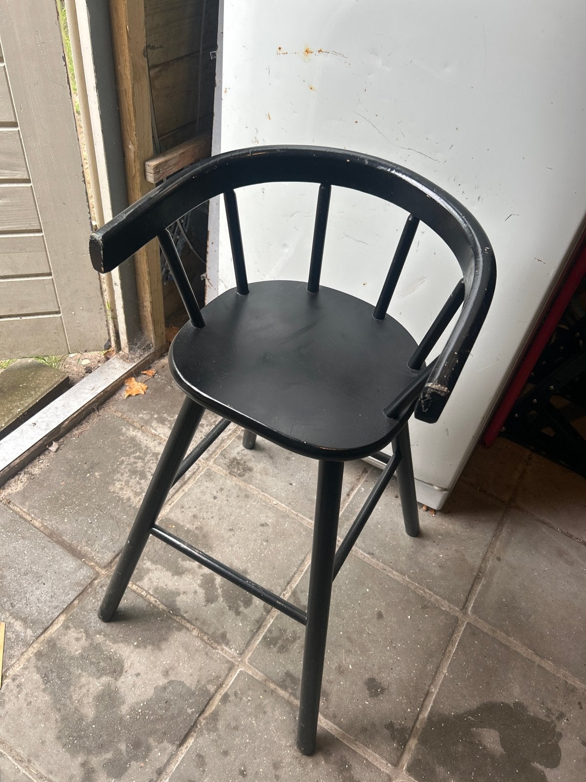 Zwarte houten kinder stoeltjes/ krukken, Huis en Inrichting, Barkrukken, Ophalen, Gebruikt, 60 tot 90 cm, Hout