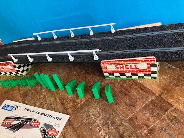 Sfeervolle retro brug van Scalextric Classic € 8,50, Overige merken, Ophalen of Verzenden, Elektrisch, Racebaan