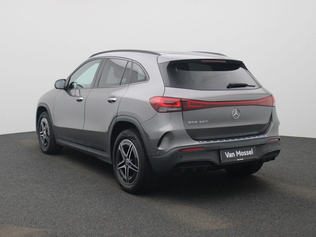 Mercedes-Benz EQA EQA 250 AMG Line | Automaat | Navigatie |, Auto's, Mercedes-Benz, 12 maanden, Stof, Gebruikt, 190 pk