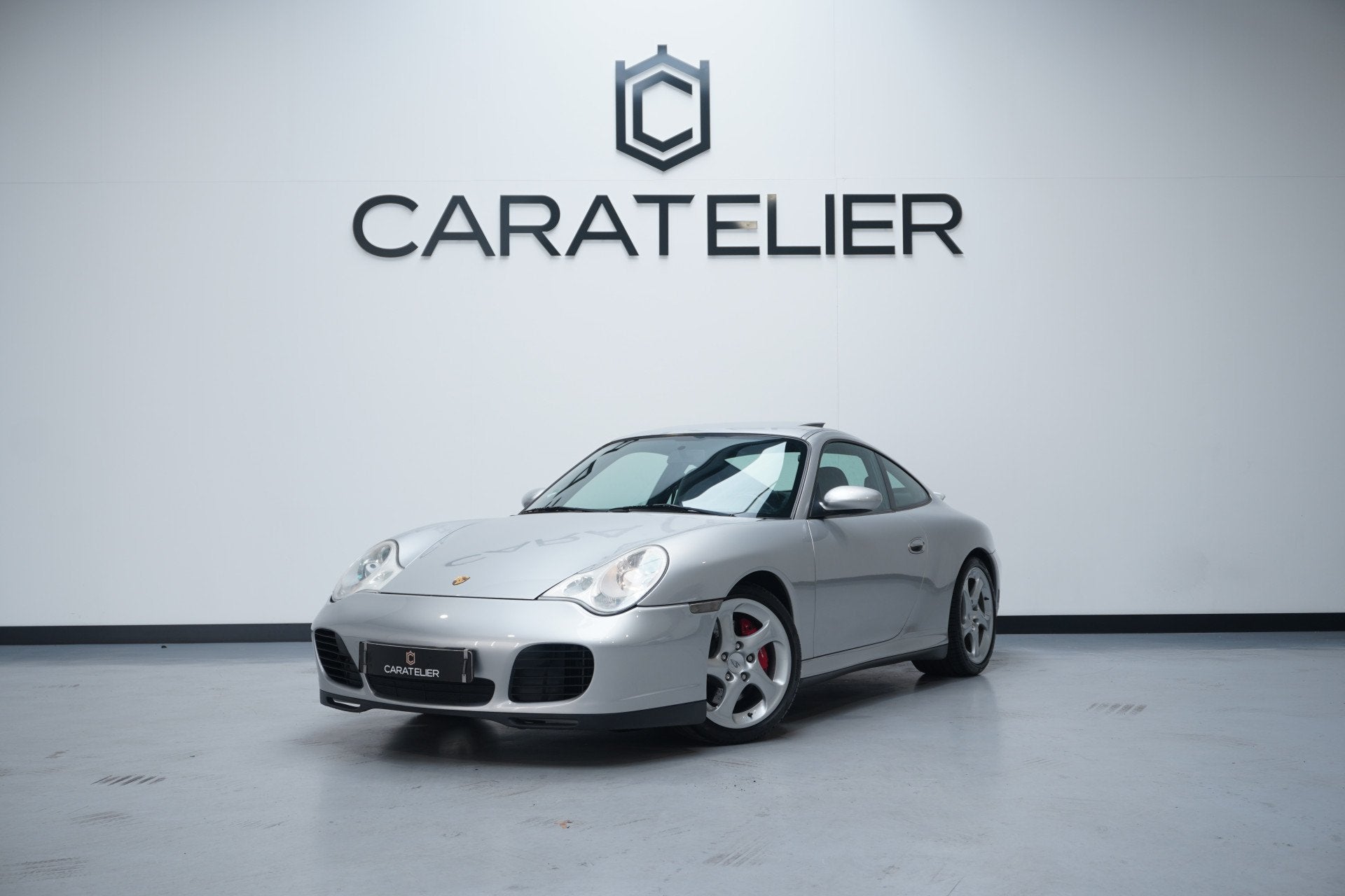 Porsche 911 3.6 Coupé Carrera 4S (bj 2004, automaat), Auto's, Automaat, 1525 kg, Gebruikt, Leder