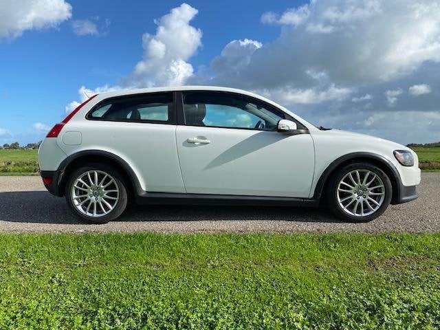 Volvo C30 2.0D Momentum Leder/2008/Nw apk/€1450,-, Auto's, Voorwielaandrijving, 136 pk, Gebruikt, Zwart