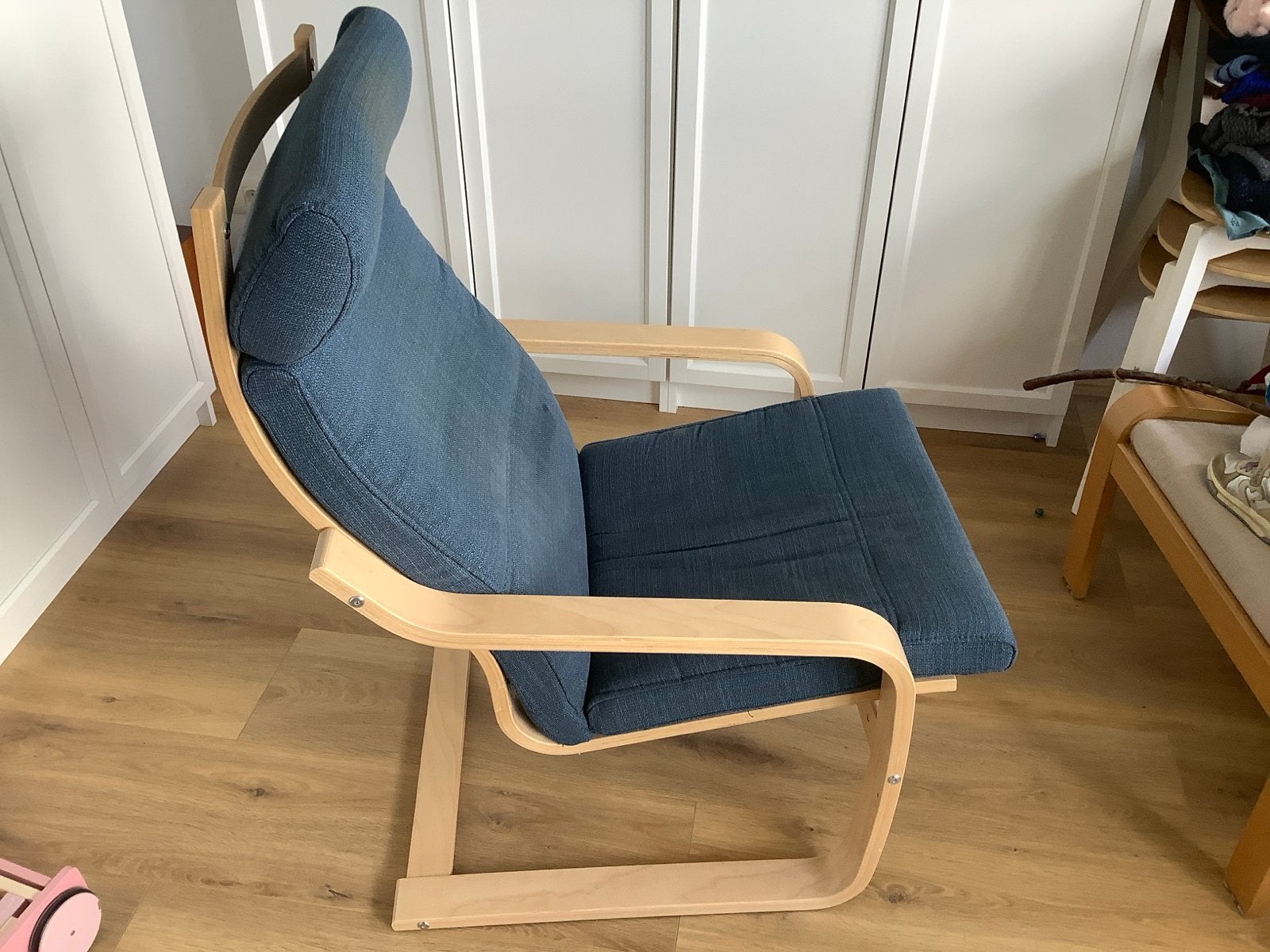 Ikea Poäng fauteuil met blauwe kussens, Huis en Inrichting, Stoelen, Ophalen, Gebruikt, Blauw, Eén