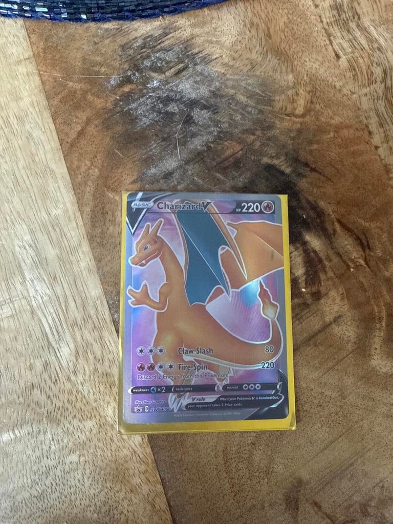 Pokémon Kaart Charizard V SWSH050 - Zo goed als nieuw, Hobby en Vrije tijd, Verzamelkaartspellen | Pokémon, Ophalen of Verzenden