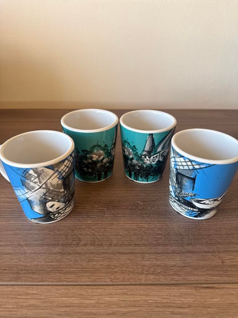 Set van 4 Delfts Blauwe Mokken - Molen en Grachten, Keramiek, Ophalen of Verzenden, Zo goed als nieuw, Overige stijlen
