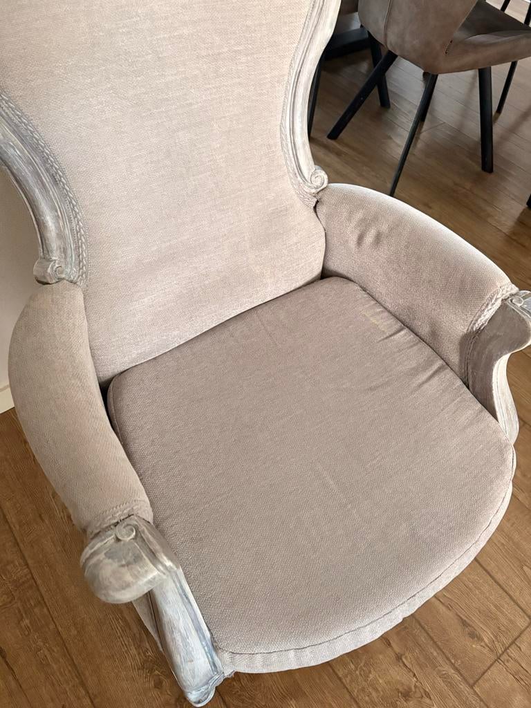 Mooie lichtgrijze oorfauteuil, Huis en Inrichting, Fauteuils, Zo goed als nieuw, Stof, 75 tot 100 cm, Ophalen