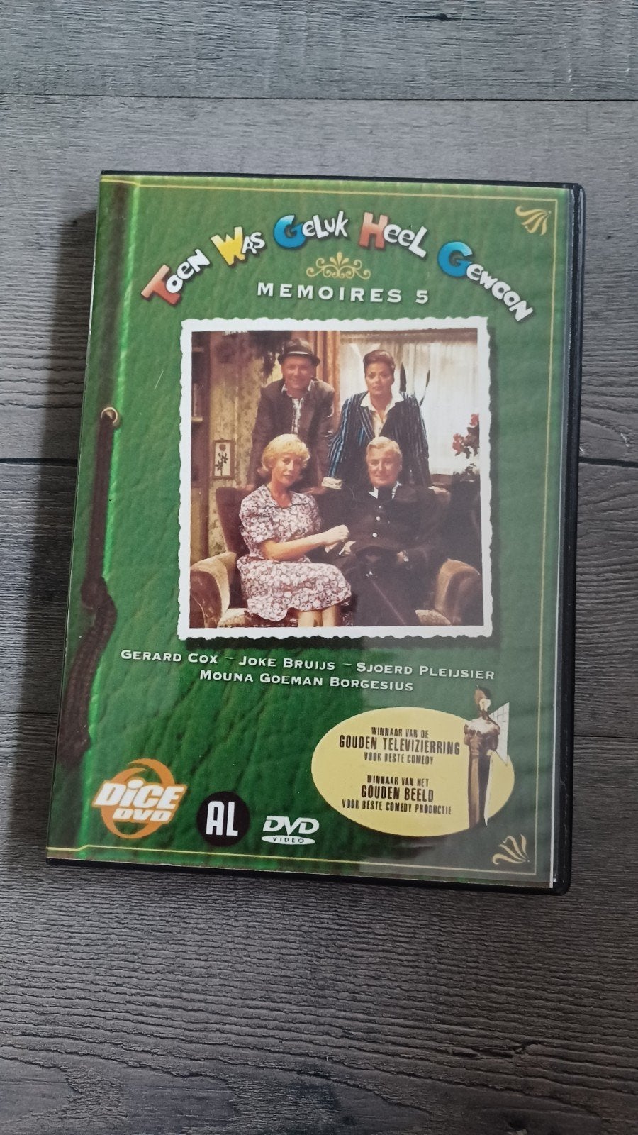Dvd Toen was geluk nog heel gewoon memoires 5, Alle leeftijden, Ophalen of Verzenden, Nederlands, Tv-programma of Sketches