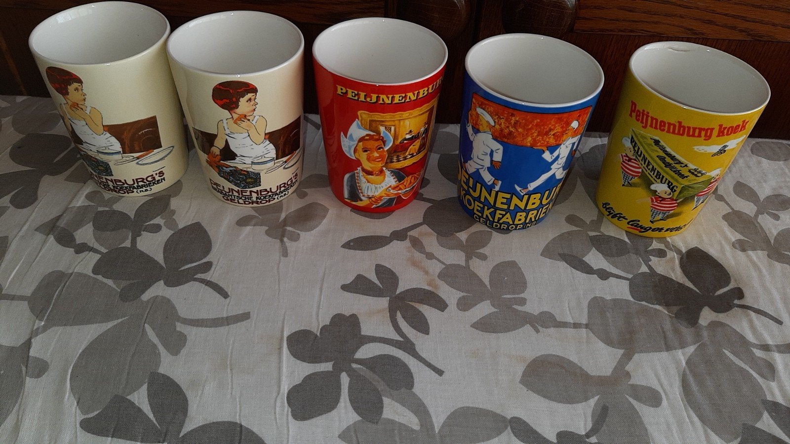 5 pijnenburg mokken, Ophalen, Aardewerk, Overige stijlen, Kop(pen) en/of Schotel(s)