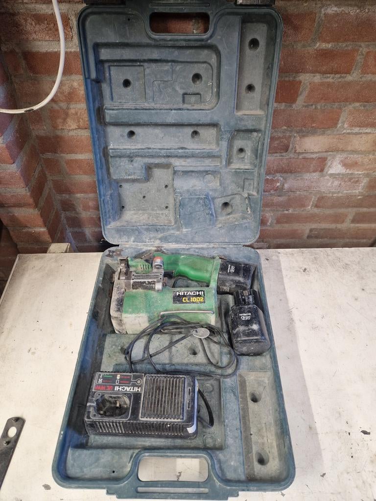 Hitachi CL10D2 draatknipmachine met lader en accu, Ophalen of Verzenden, Gebruikt, Boormachine