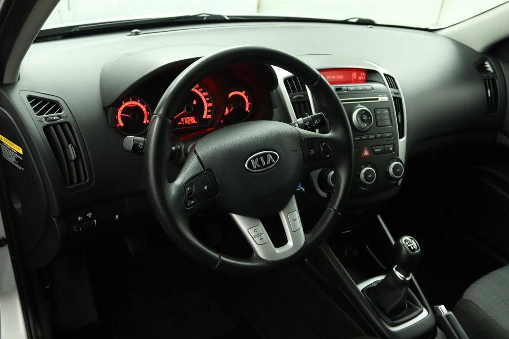 Kia cee'd Sporty Wagon 1.4 CVVT X-pect Stoelverwarming AIRCO, Auto's, Kia, Voorwielaandrijving, Stof, Gebruikt, 4 cilinders