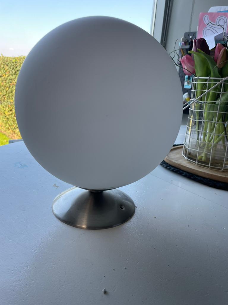 Te koop hanglamp( bol) met melkglas., Ophalen, Zo goed als nieuw, Minder dan 50 cm