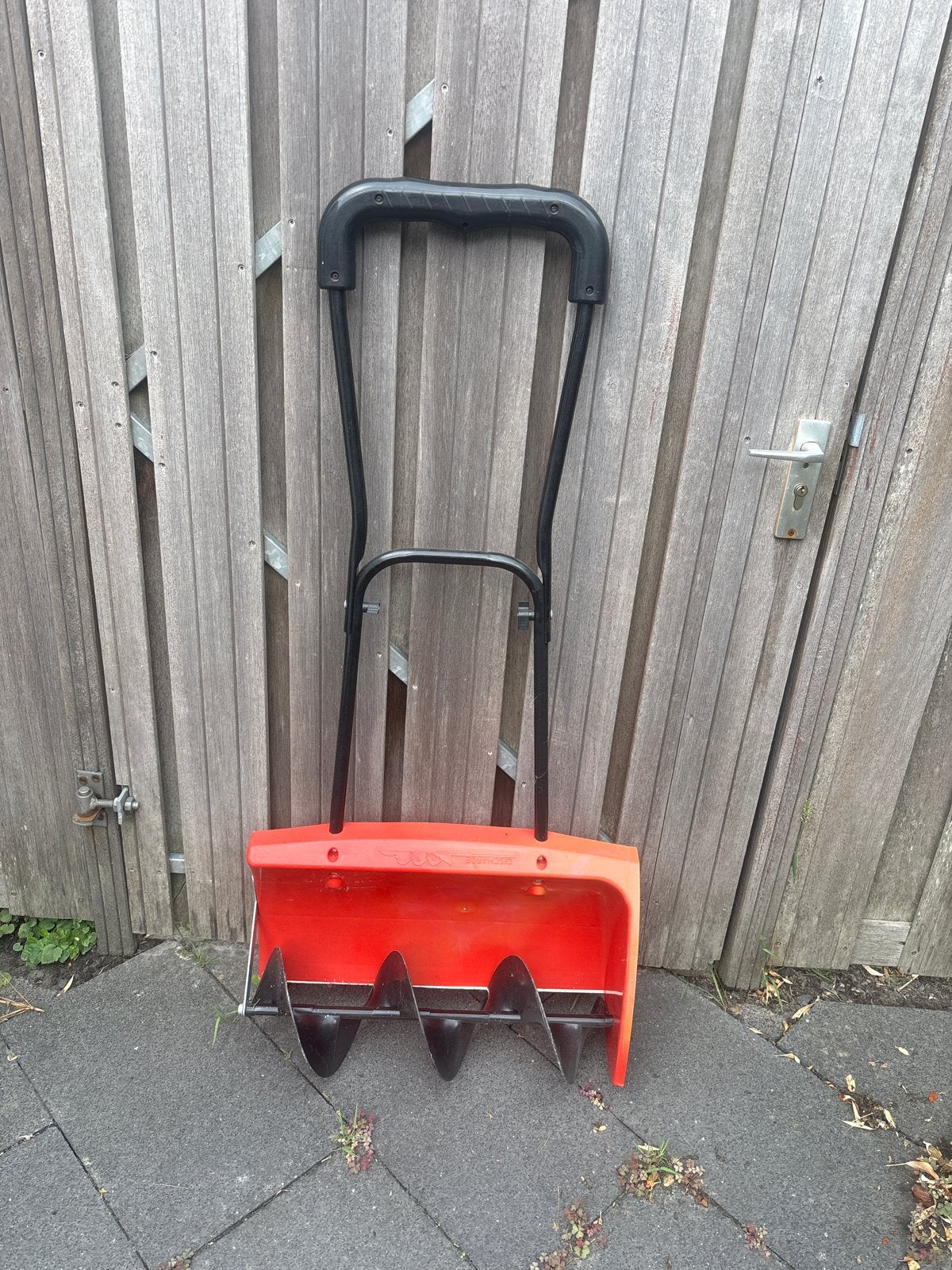 Handmatige sneeuwschuiver, Ophalen, Gebruikt