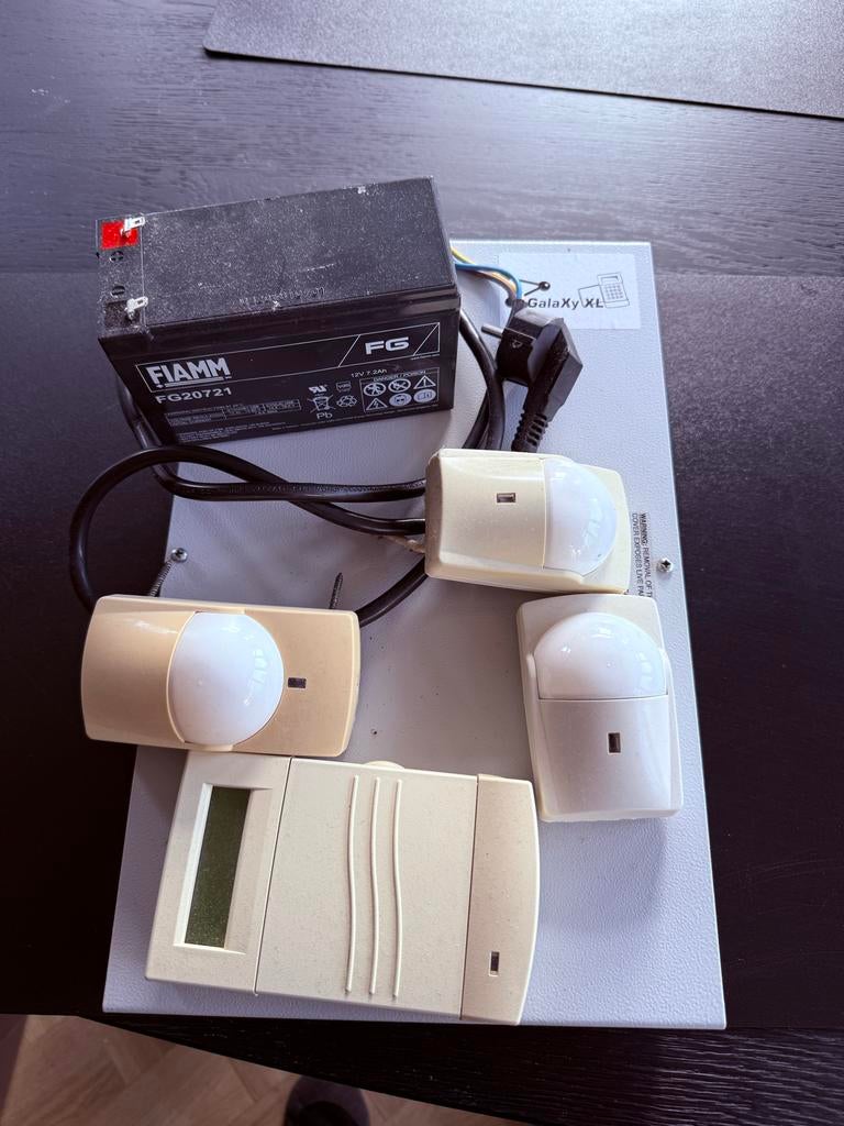 Honeywell Galaxy XL alarmsysteem met 3x pir, 3x paneel etc, Doe-het-zelf en Verbouw, Alarmsystemen, Gebruikt, Compleet systeem