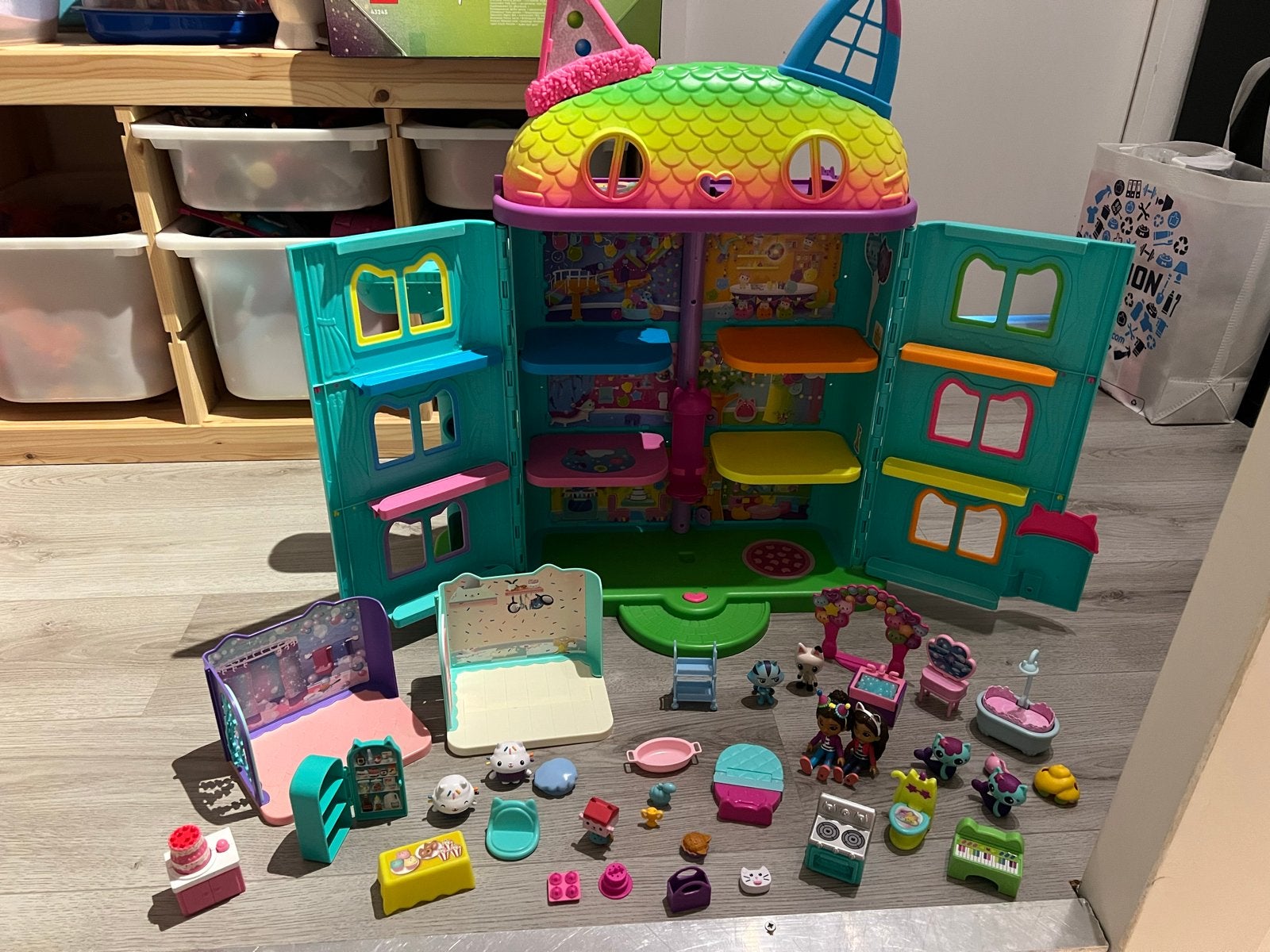 Gabby's Poppenhuis met veel accessoires - Nieuwstaat, Kinderen en Baby's, Speelgoed | Poppenhuizen, Ophalen, Nieuw, Poppenhuis