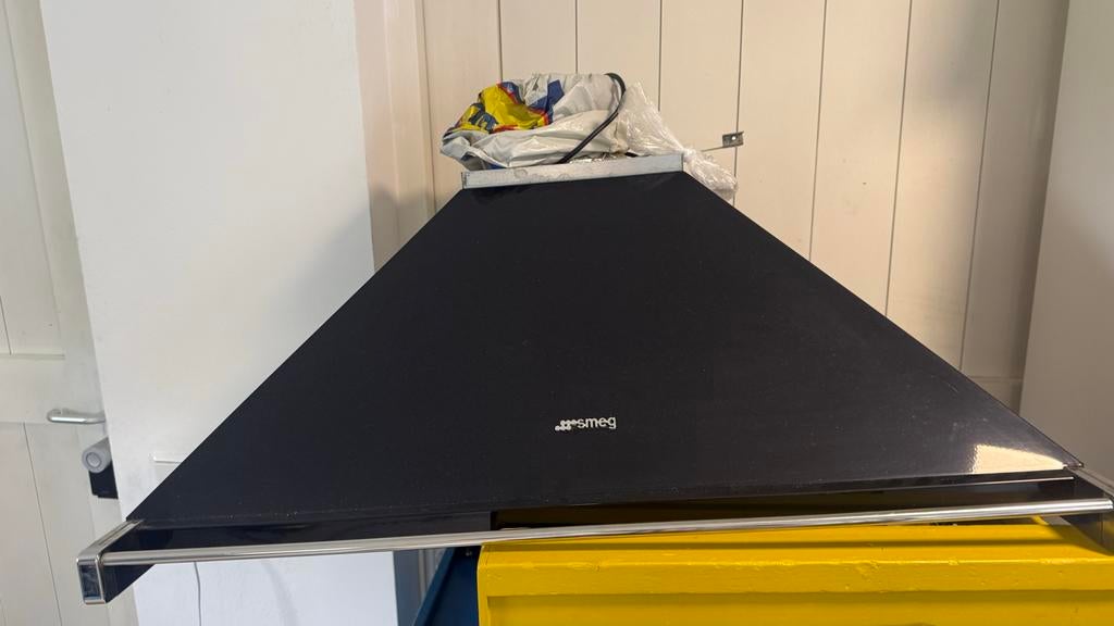 Smeg Afzuigkap Zwart - Stijlvol en Functioneel, Witgoed en Apparatuur, Afzuigkappen, Gebruikt, Wandschouwkap, Ophalen of Verzenden