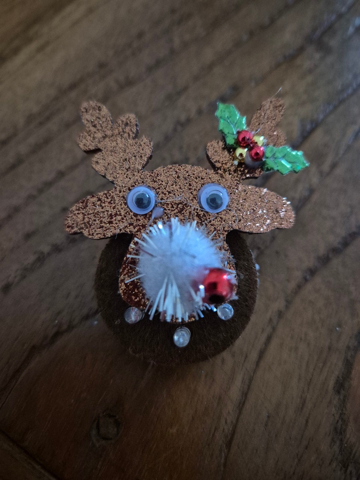 Leuke kerstbroche / rendier met knipperend LED-licht, Ophalen of Verzenden, Zo goed als nieuw