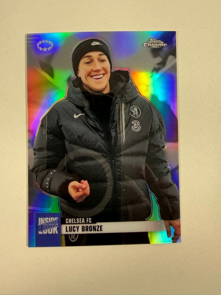 Lucy Bronze Inside Look Topps Women's Chrome 2025-26, Ophalen of Verzenden, Nieuw, Buitenlandse clubs, Poster, Plaatje of Sticker