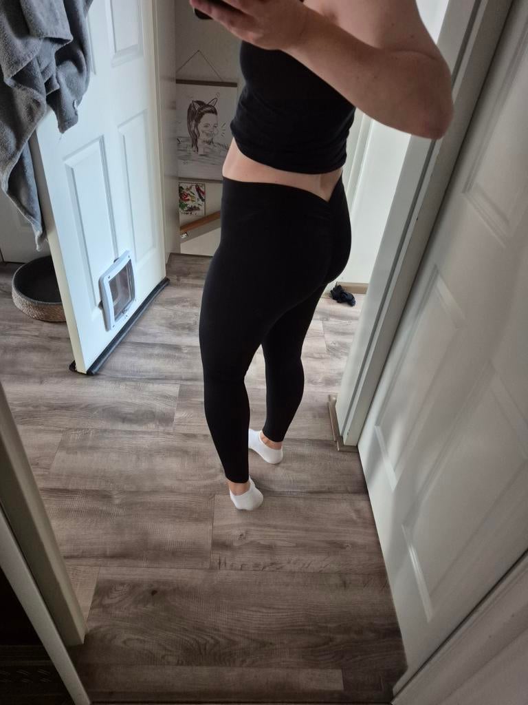Legging scrunch butt v shaped kont butlift zwart L 40, Legging, Maat 36/38 (S), Zwart, Nieuw