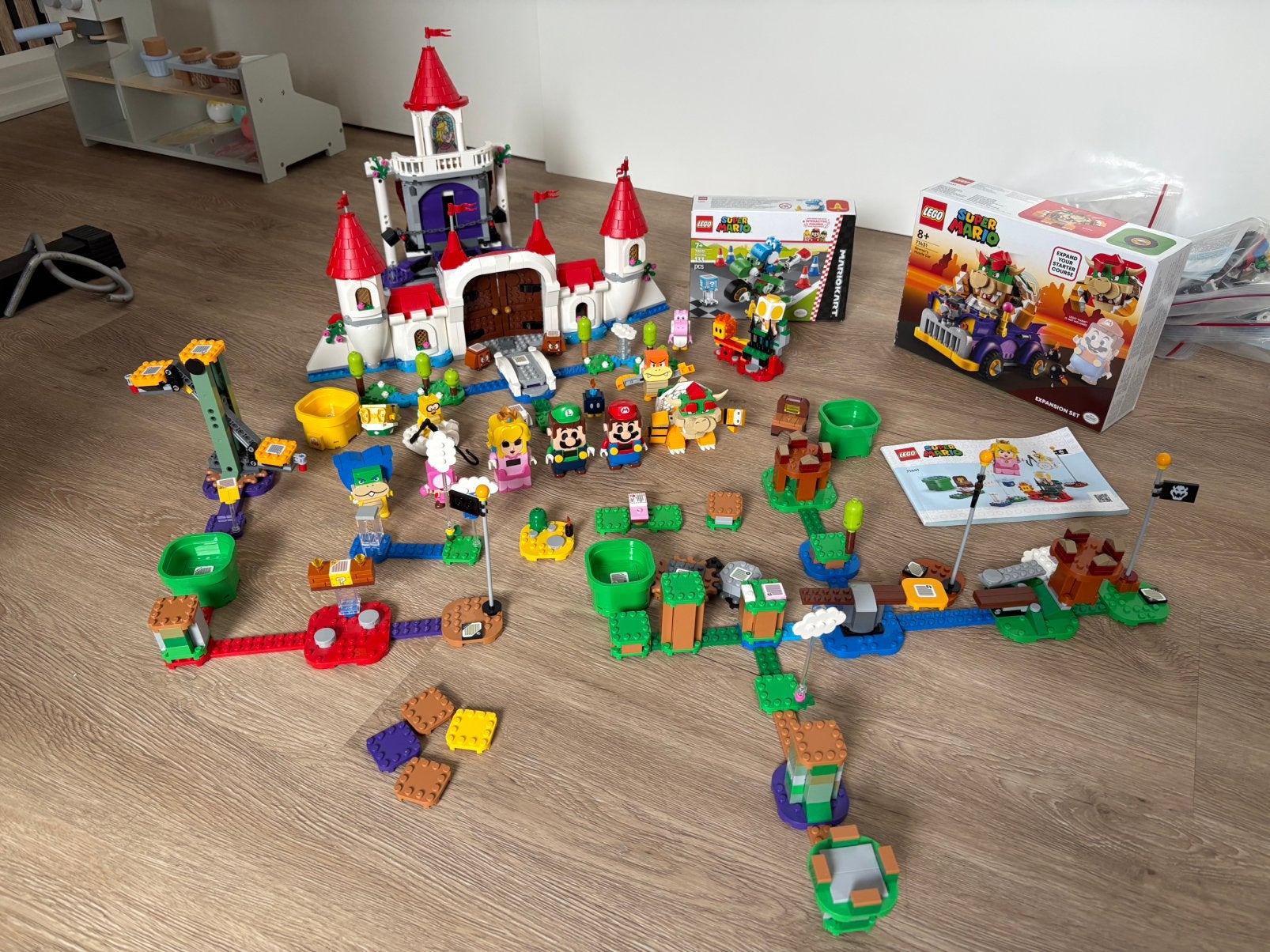 LEGO Super Mario set: Mario, Luigi, Peach's Kasteel, Bowser, Ophalen of Verzenden, Zo goed als nieuw