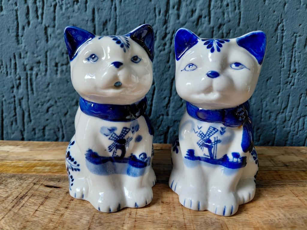 Melkkannetjes katten blauw met wit, Ophalen of Verzenden, Zo goed als nieuw, Dier