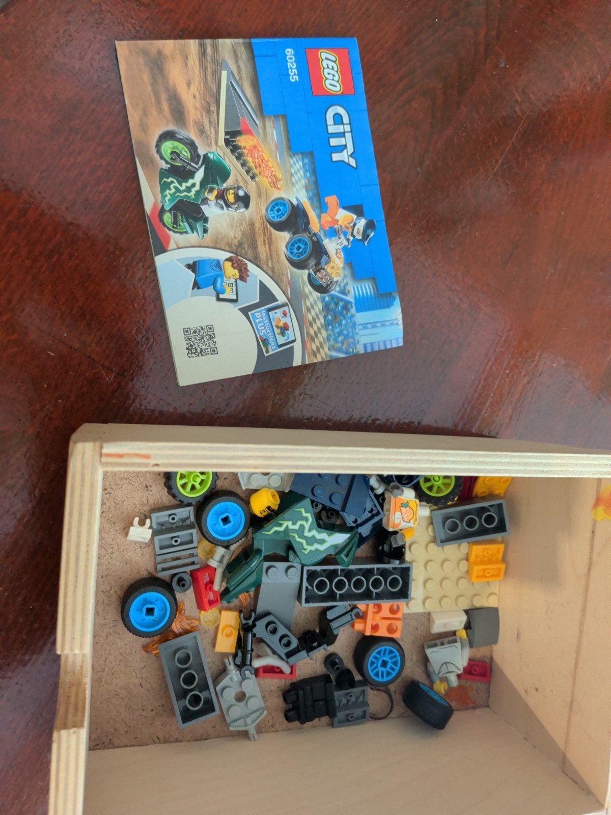 LEGO City Stunt Bike set 60255 met instructieboekje, Lego, Ophalen of Verzenden, Losse stenen, Inclusief instructies