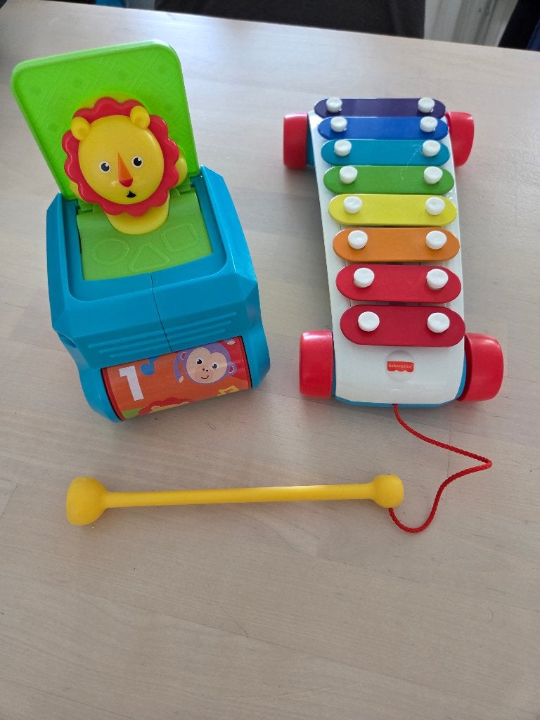 Fisher-Price Speelgoedset: Xylofoon & Pop-up Leeuw, Kinderen en Baby's, Speelgoed | Fisher-Price, Ophalen, Zo goed als nieuw, Speelset