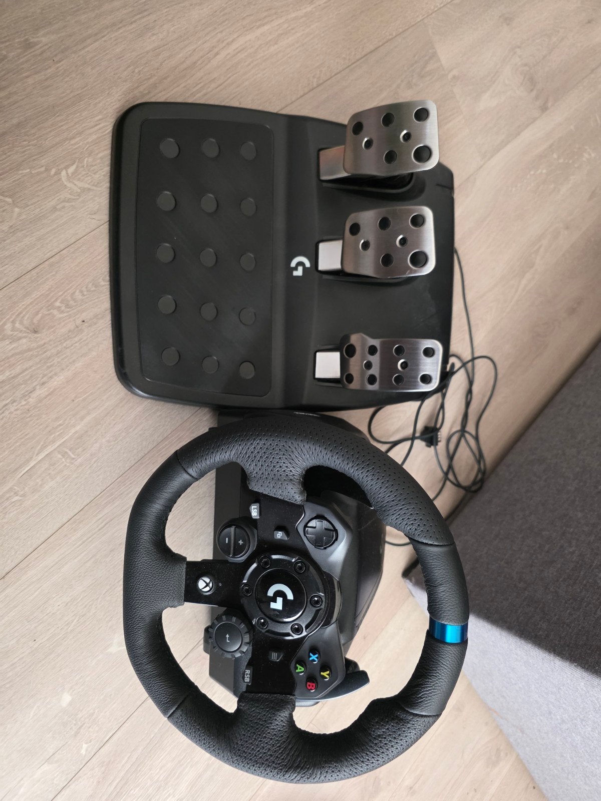Logitech G923 TRUEFORCE racestuur met pedalen voor Xbox/PC, Spelcomputers en Games, Ophalen, Zo goed als nieuw