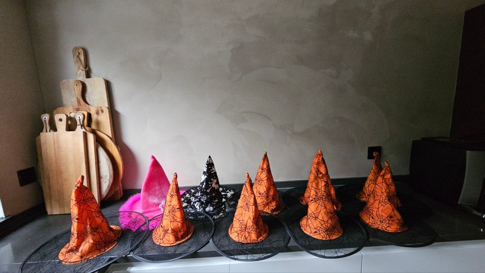 Halloween Heksenhoeden - Diverse kleuren en patronen, Ophalen of Verzenden, Gebruikt, Hoed of Pruik, Halloween of Griezel