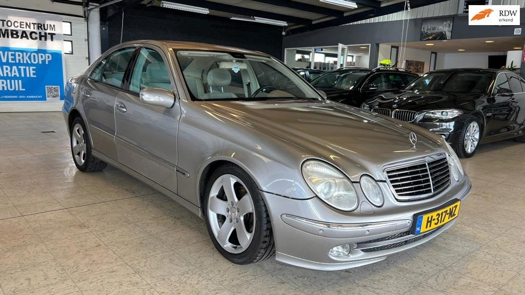 Mercedes-Benz E-klasse 350 Avantgarde 4-Matic Legendary W211, Auto's, Automaat, Gebruikt, Beige, 1675 kg