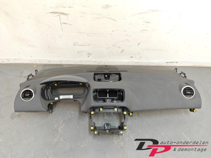 Dashboard van een Opel Meriva
