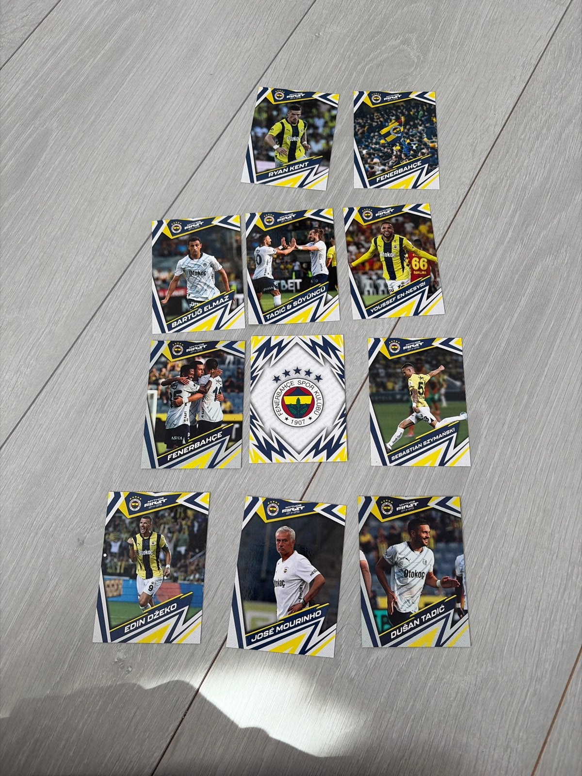 Fenerbahçe Voetbal Spelerskaarten Collectie, Verzamelen, Verzenden, Zo goed als nieuw, Buitenlandse clubs, Spelerskaart