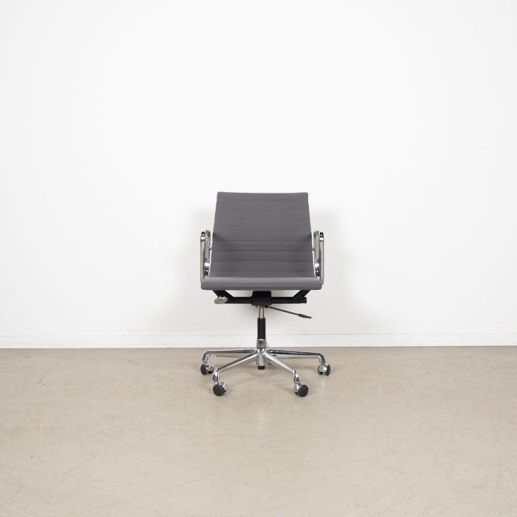 Vitra EA 117 Bureaustoel Grijs Hopsak - Chroom, Niet ingevuld, Zo goed als nieuw, Niet ingevuld, Niet ingevuld