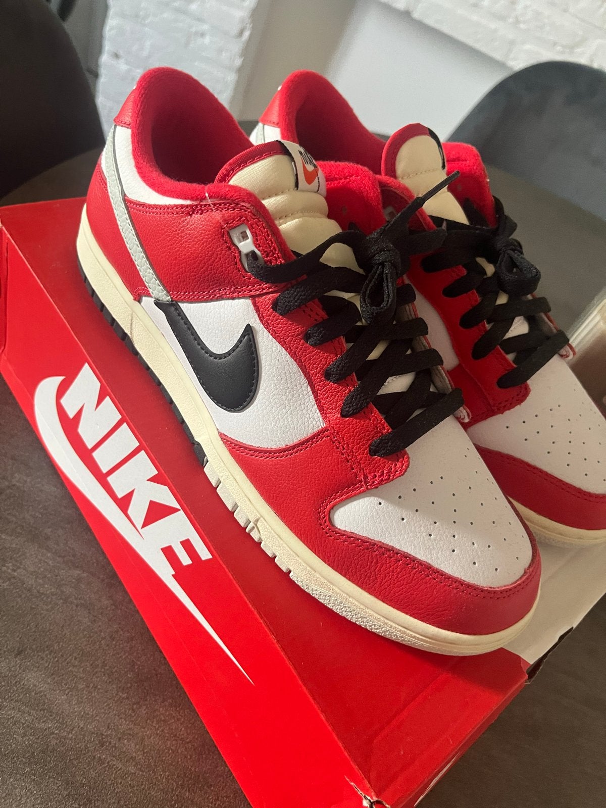 Nike Dunk Low Retro 'Gym Red' - Maat 44, Ophalen, Nieuw, Wit, Sneakers of Gympen