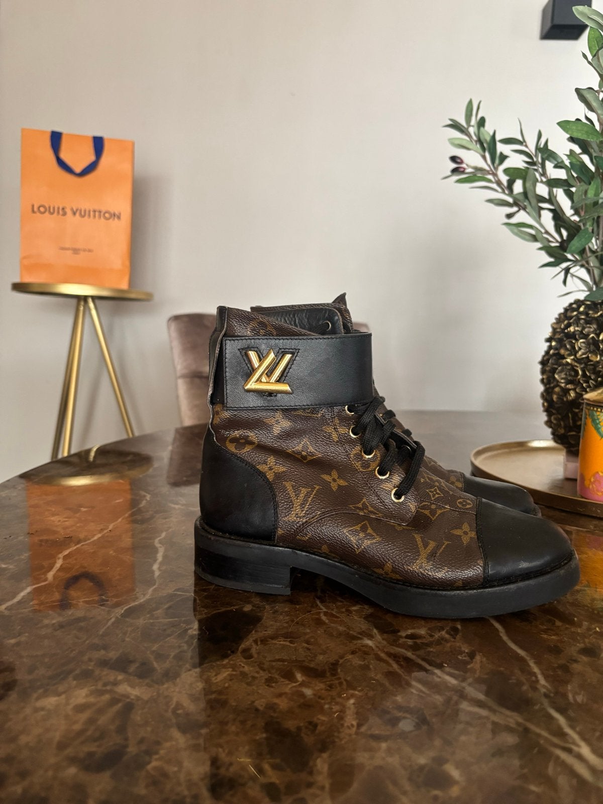 Louis Vuitton laarzen maat 36, Ophalen of Verzenden, Gedragen, Bruin, Lage of Enkellaarzen