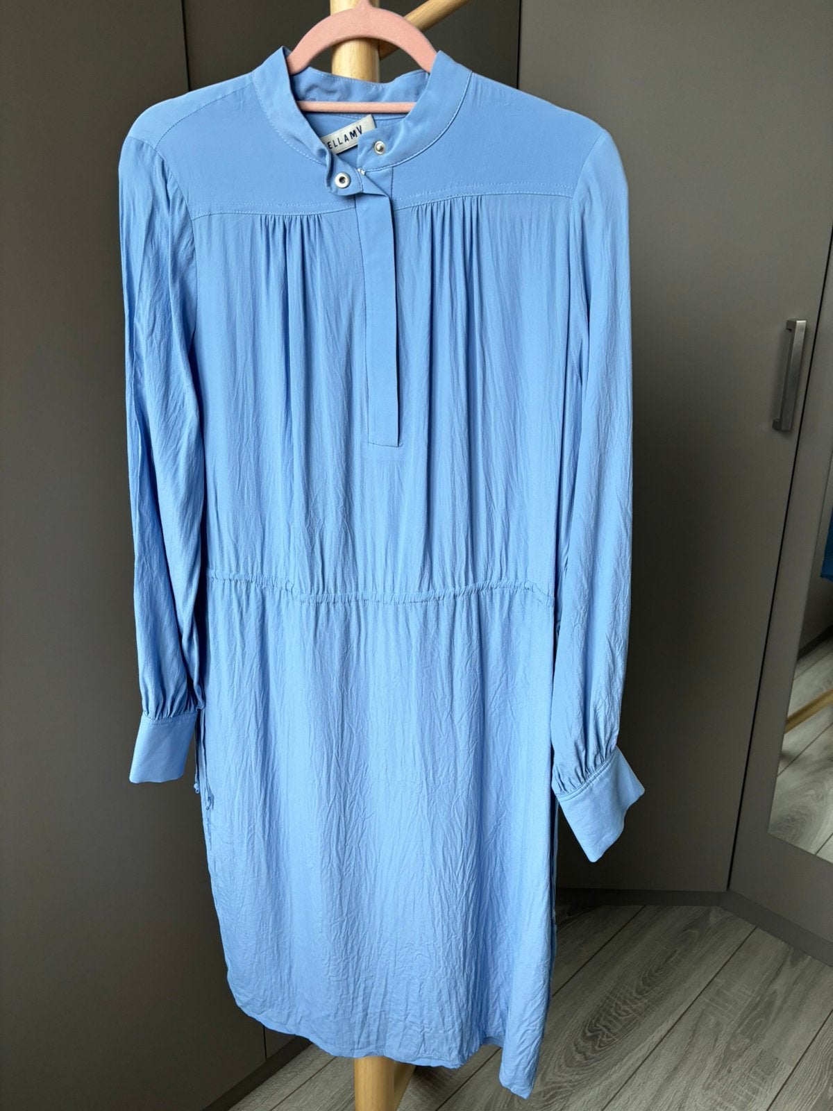 Prachtige lichtblauwe jurk met zijde maat S Bellamy zgan, Blauw, Ophalen of Verzenden, Zo goed als nieuw, Knielengte