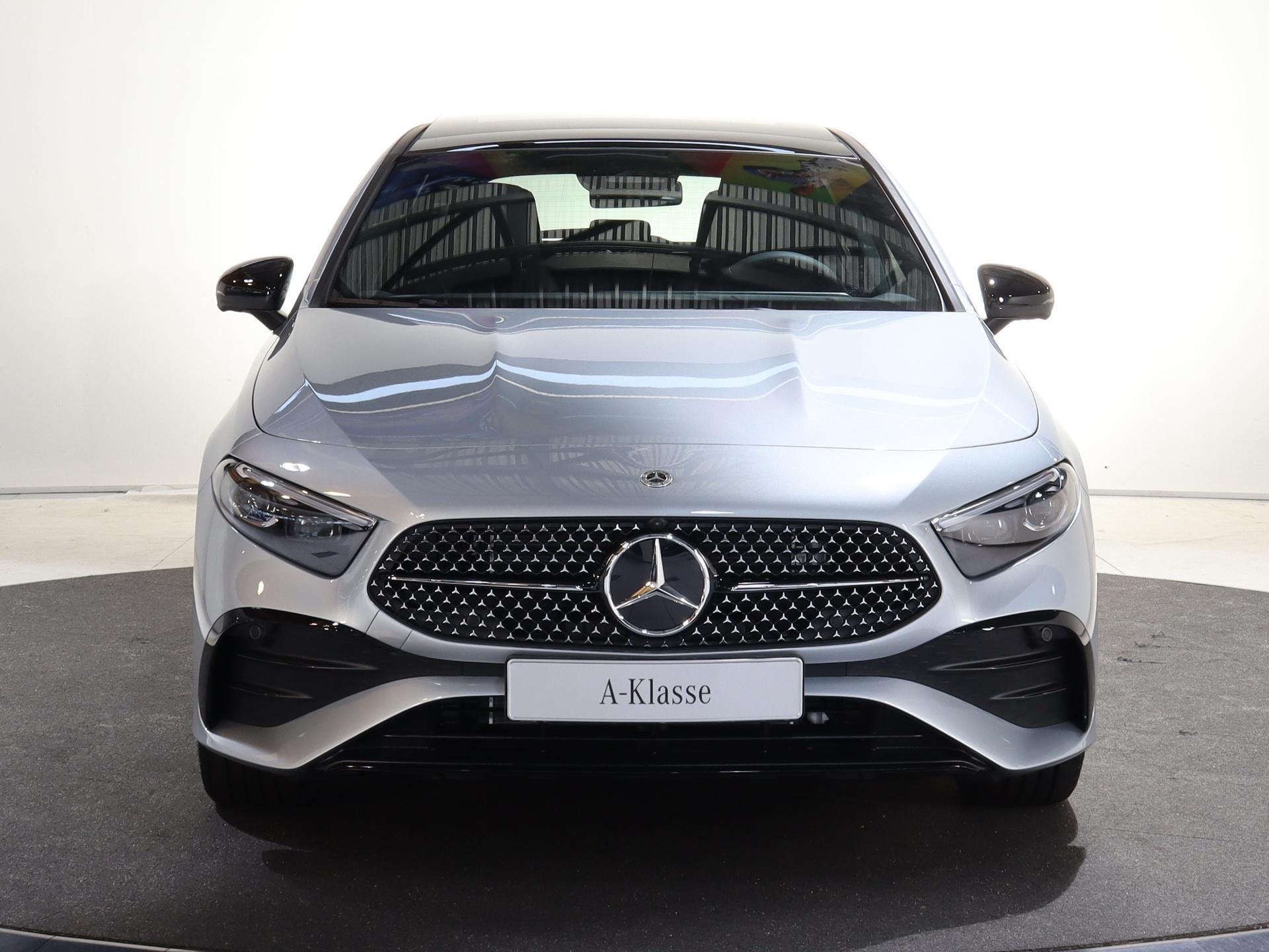Mercedes-Benz A-klasse 250e Business Solution AMG | Panorama, Auto's, Mercedes-Benz, 4 cilinders, 163 pk, Plug-in hybride, Bedrijf