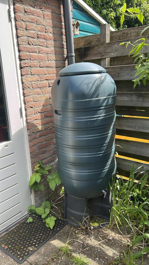 Regenton met aansluiting voor regenafvoer, Tuin en Terras, Ophalen, Kunststof, Met kraantje, 150 liter of meer