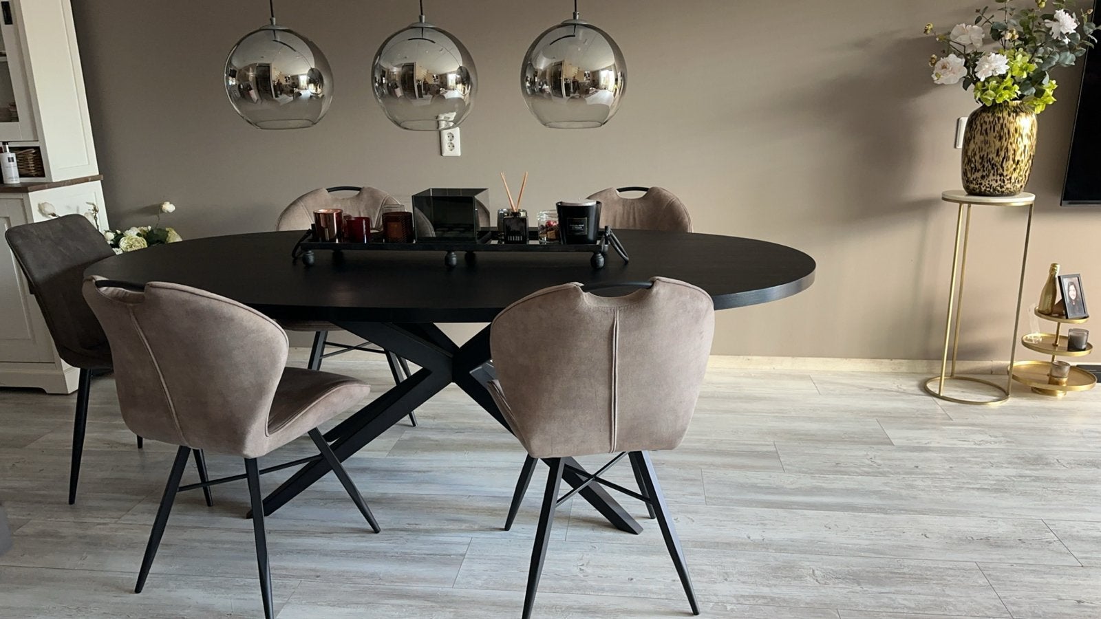 Set van 4 moderne eetkamerstoelen - Zo goed als nieuw, Ophalen, Overige kleuren, Zo goed als nieuw, Stof