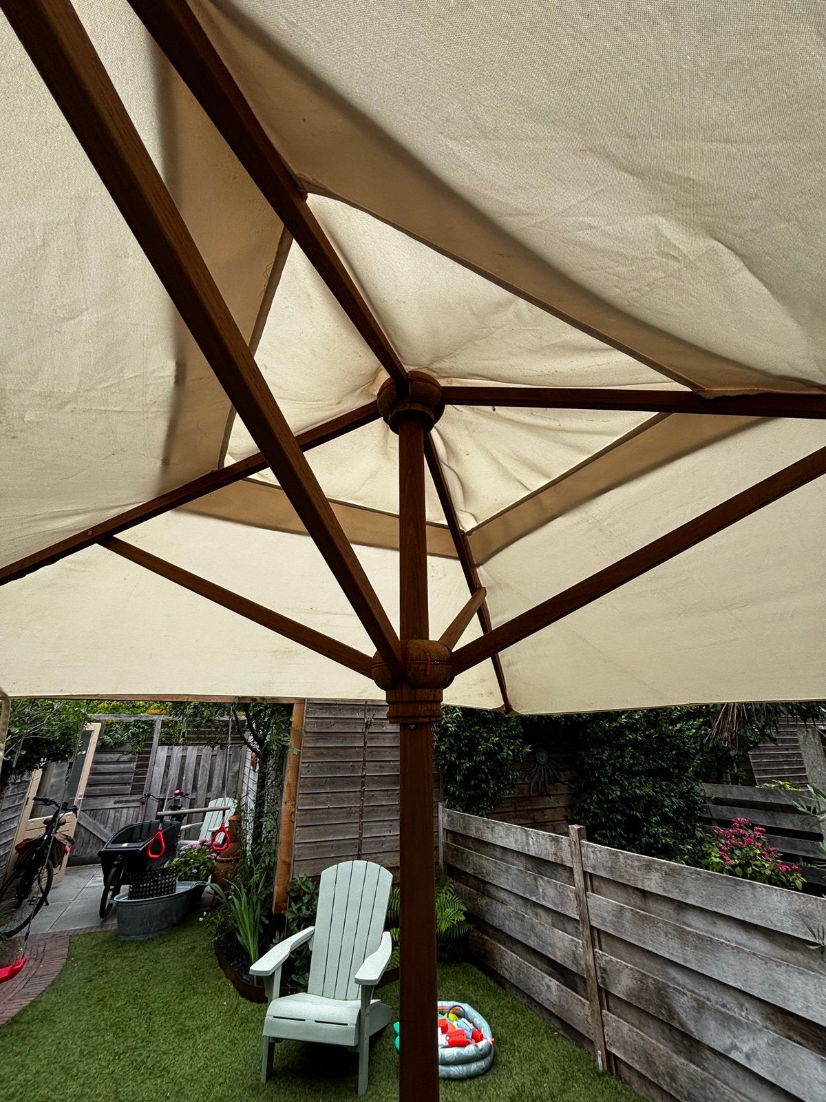 Parasol, hardhout en crème kleurig, Ophalen, Gebruikt, 2 tot 3 meter, Stokparasol
