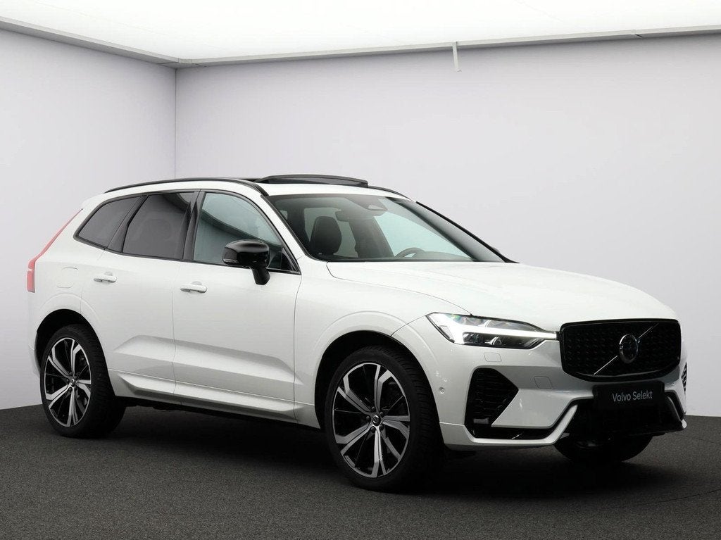 Volvo XC60 T6 AWD Plug-in hybrid Ultra Dark Automaat / Panor, Stof, Gebruikt, 4 cilinders, 180 min