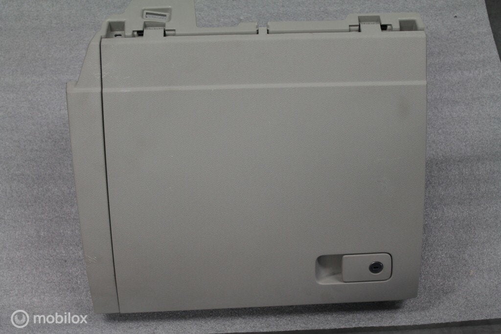 Handschoenkastje Volkswagen Touran (2010-heden), Gebruikt, Ophalen of Verzenden