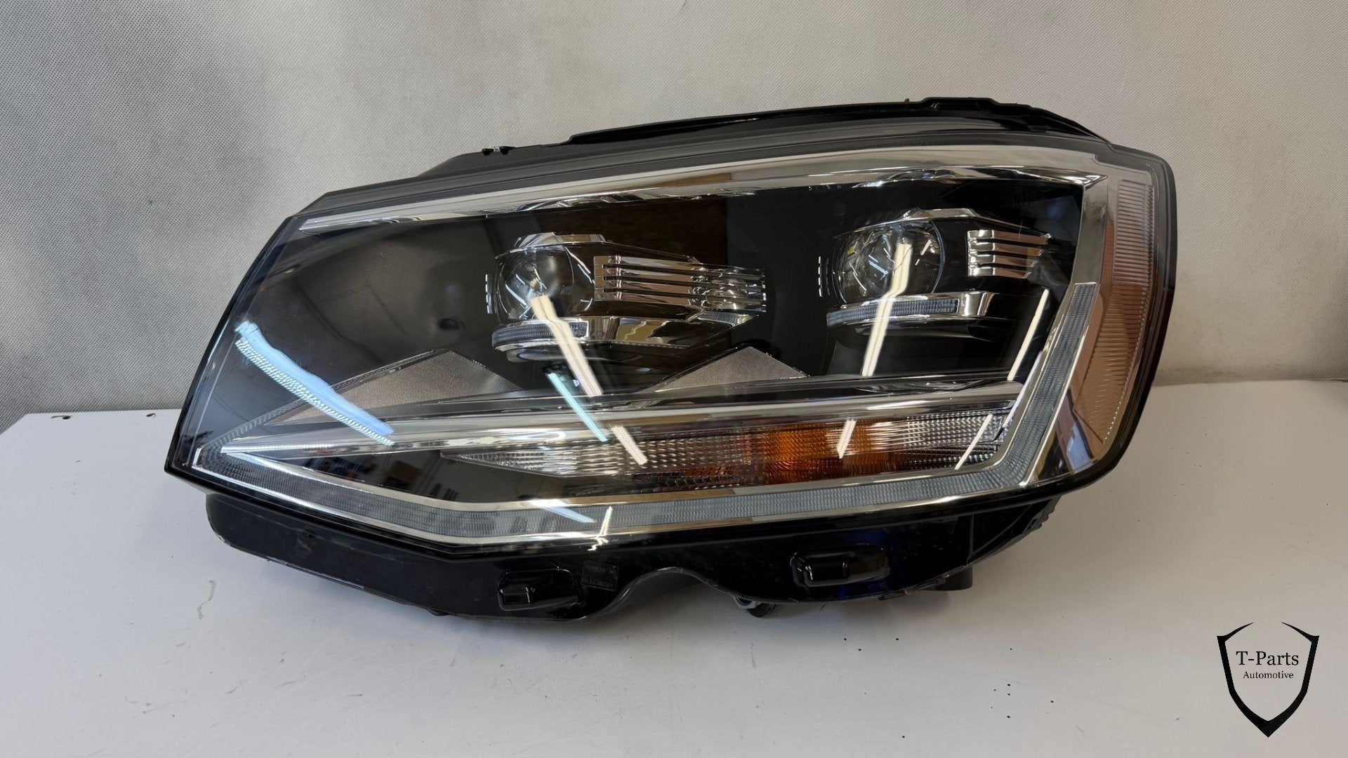 volkswagen transporter links koplamp 7e1941773 lamp (X), Gebruikt, Volkswagen, Volkswagen AG, Berliner Ring 2
38440  Wolfsburg, DE