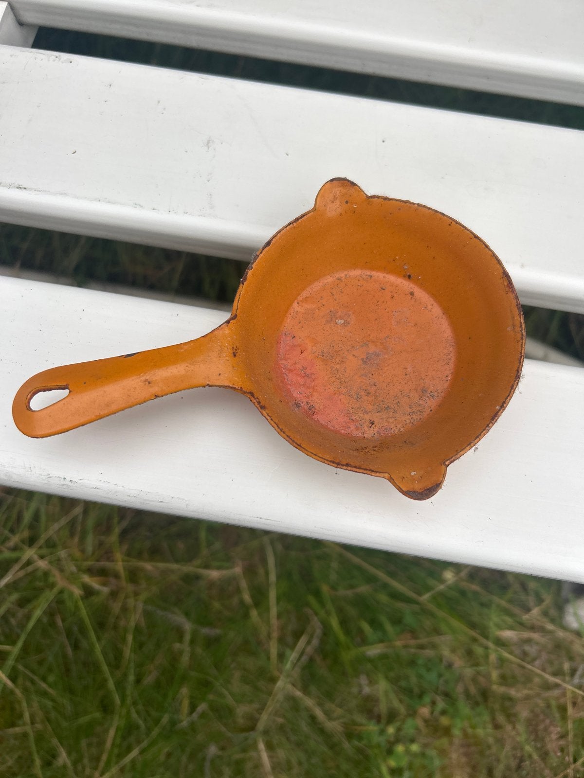 Vintage geëmailleerde gietijzeren koekenpan asbak, Antiek en Kunst, Antiek | Emaille, Ophalen of Verzenden