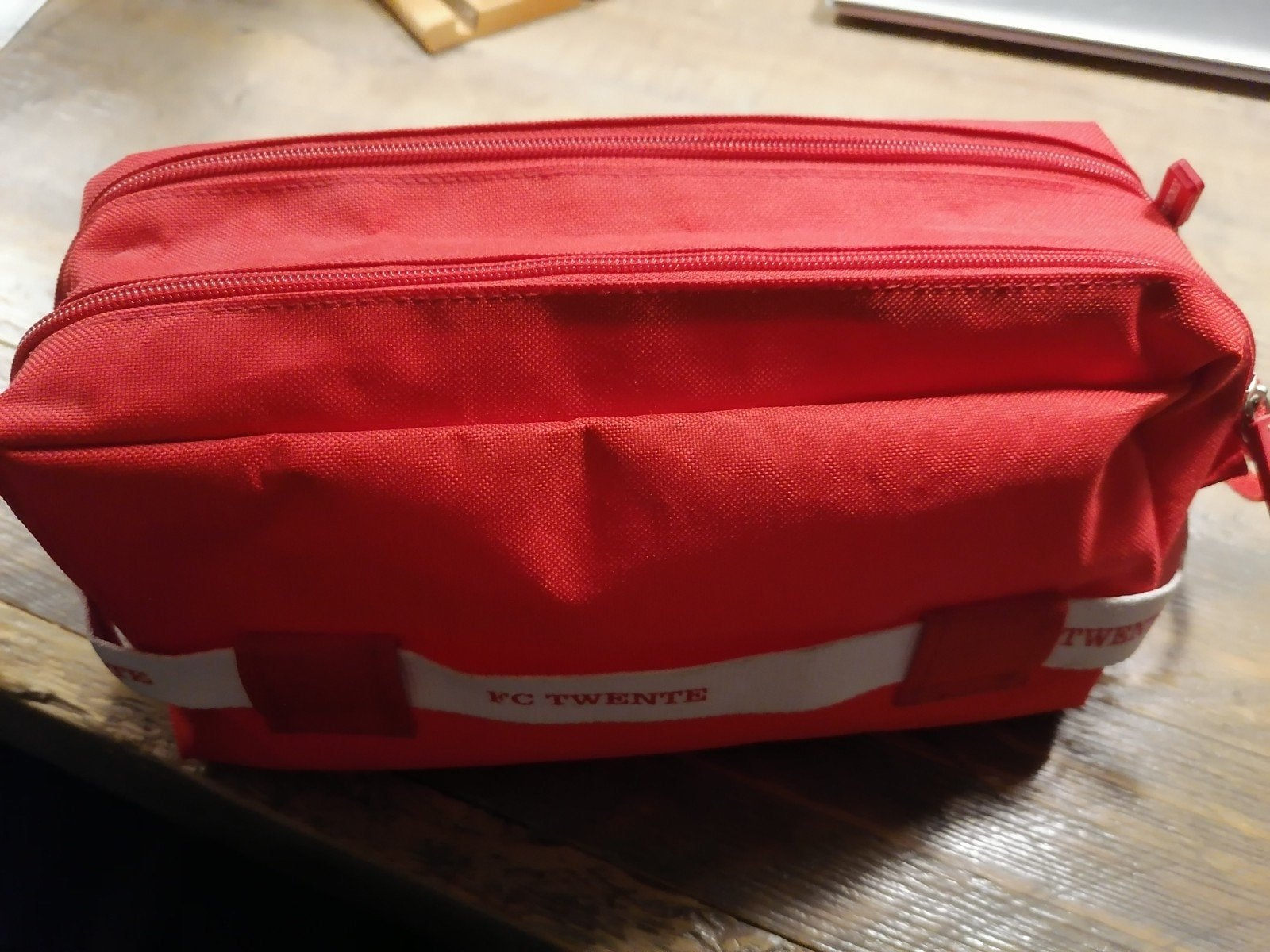Originele FC Twente toilettas - Rood, Ophalen of Verzenden, Zo goed als nieuw, Rood, Jongen of Meisje