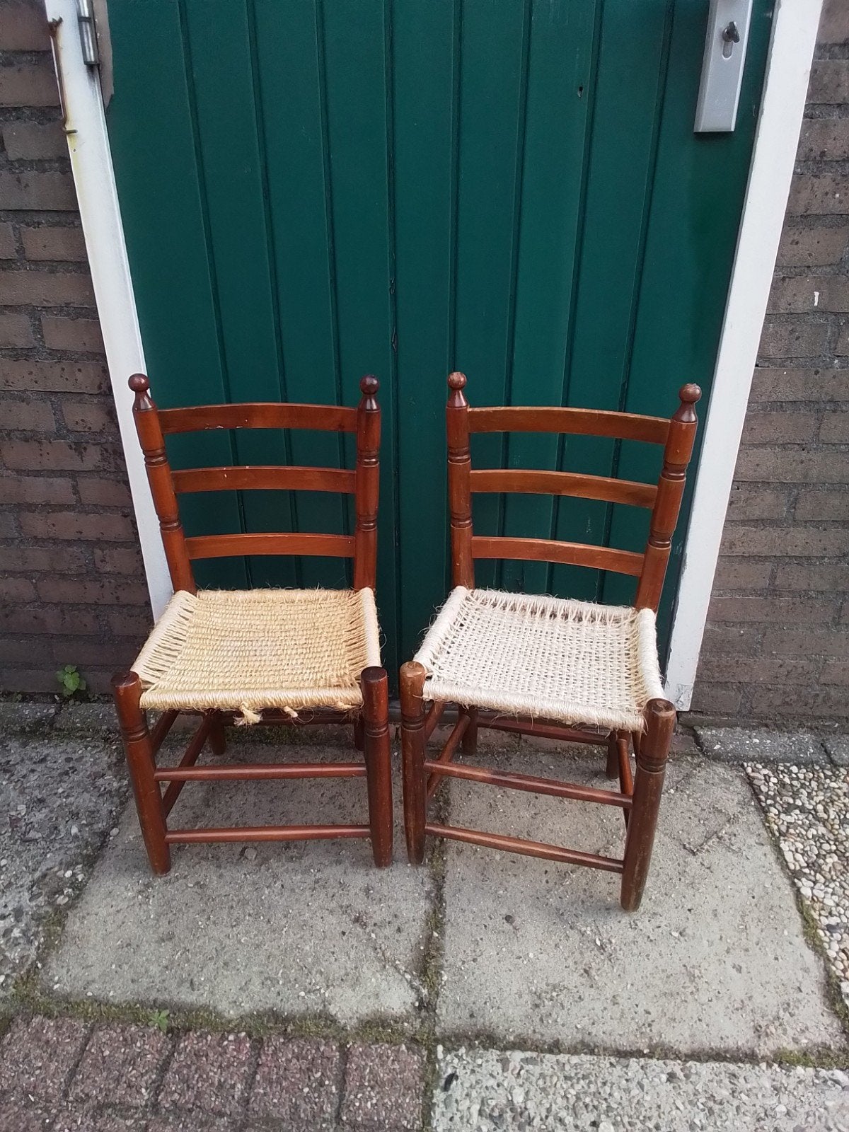 Set van 2 vintage houten kinderstoelen met rieten zitting, Ophalen