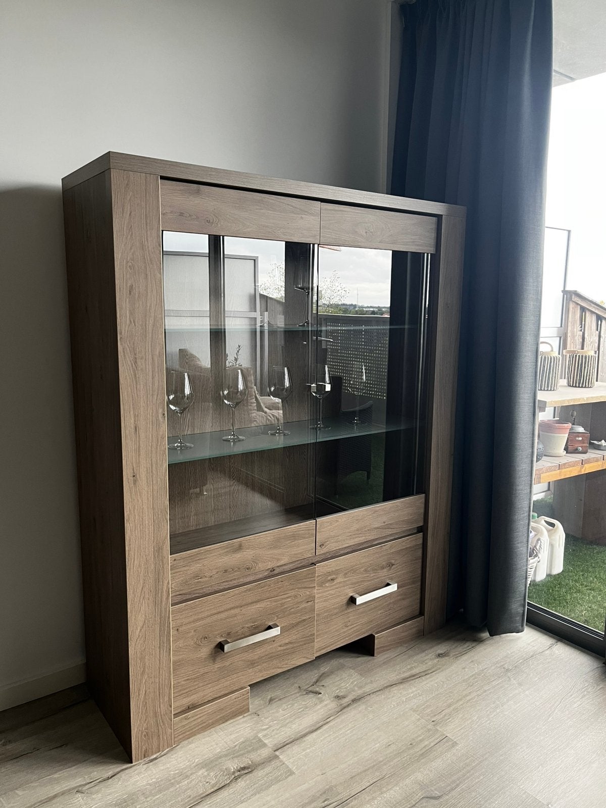 Vitrinekast met glazen deuren, Ophalen, Gebruikt, 100 tot 150 cm, 150 tot 200 cm