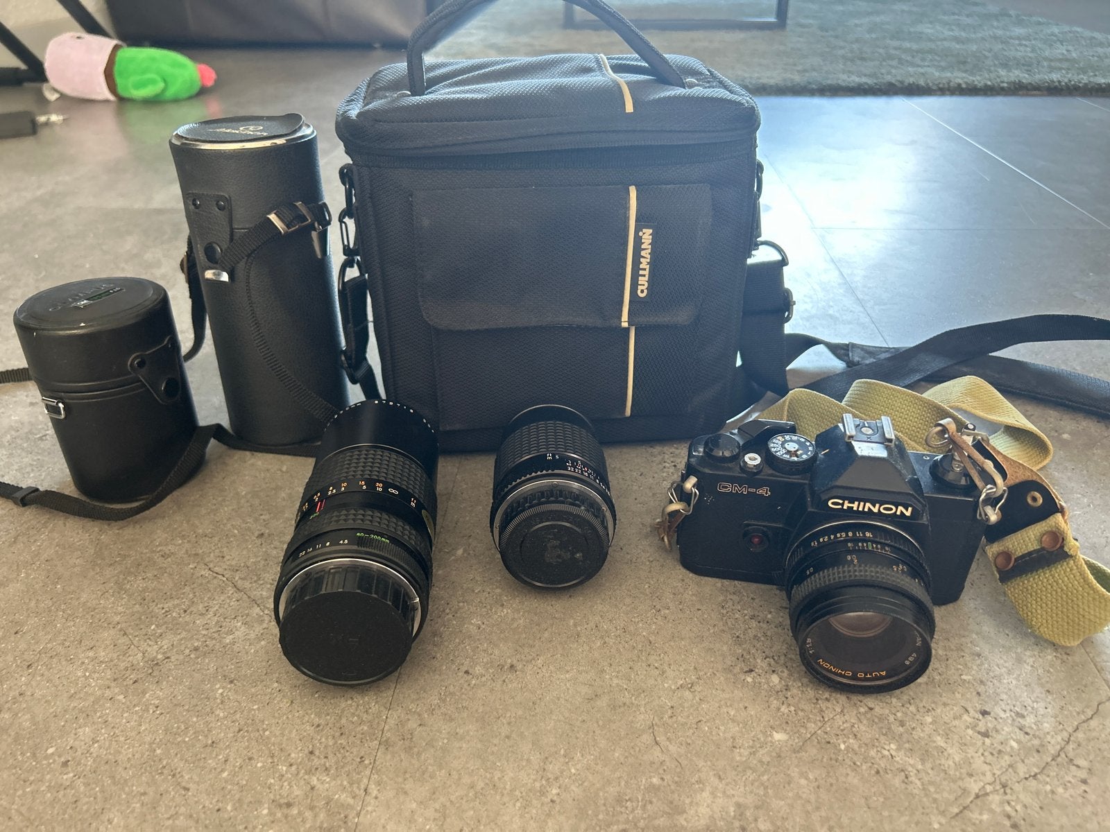 Chinon CM-4 Spiegelreflexcamera met 3 lenzen en tas, Ophalen, Gebruikt, Spiegelreflex, Overige Merken