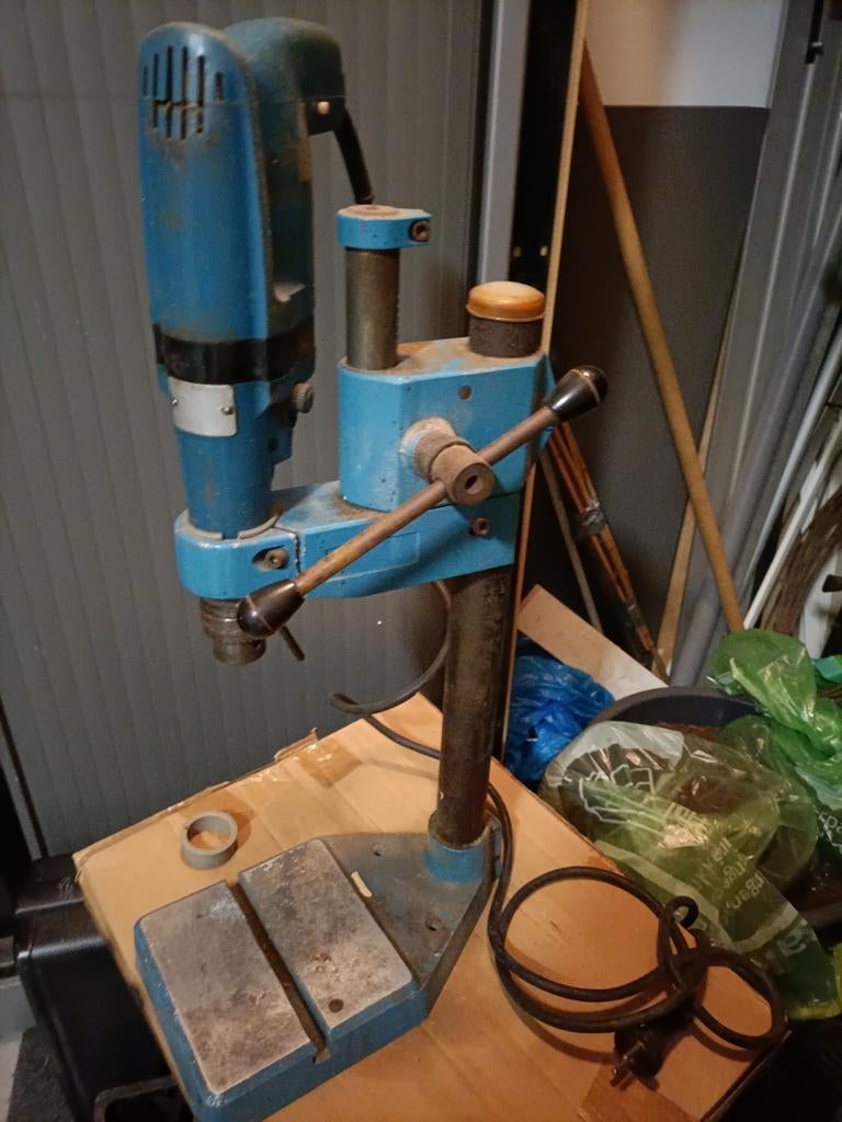 Boormachine (Bosch) met boor standaard., Ophalen of Verzenden, Gebruikt, Overige typen